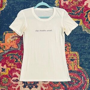 Lululemon white t-shirt short sleeve size 6 stop breathe unroll